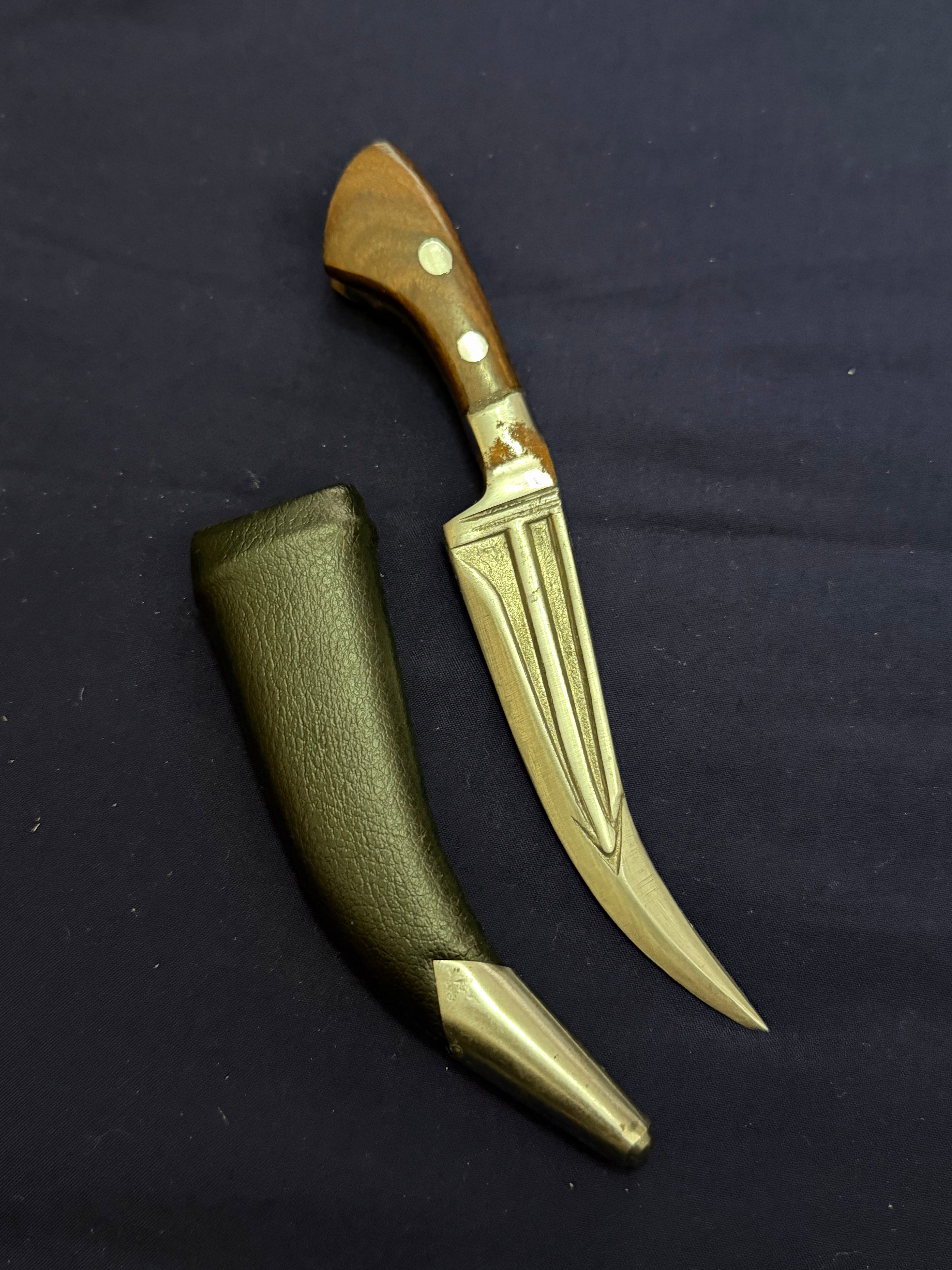 7" Black Kirpan