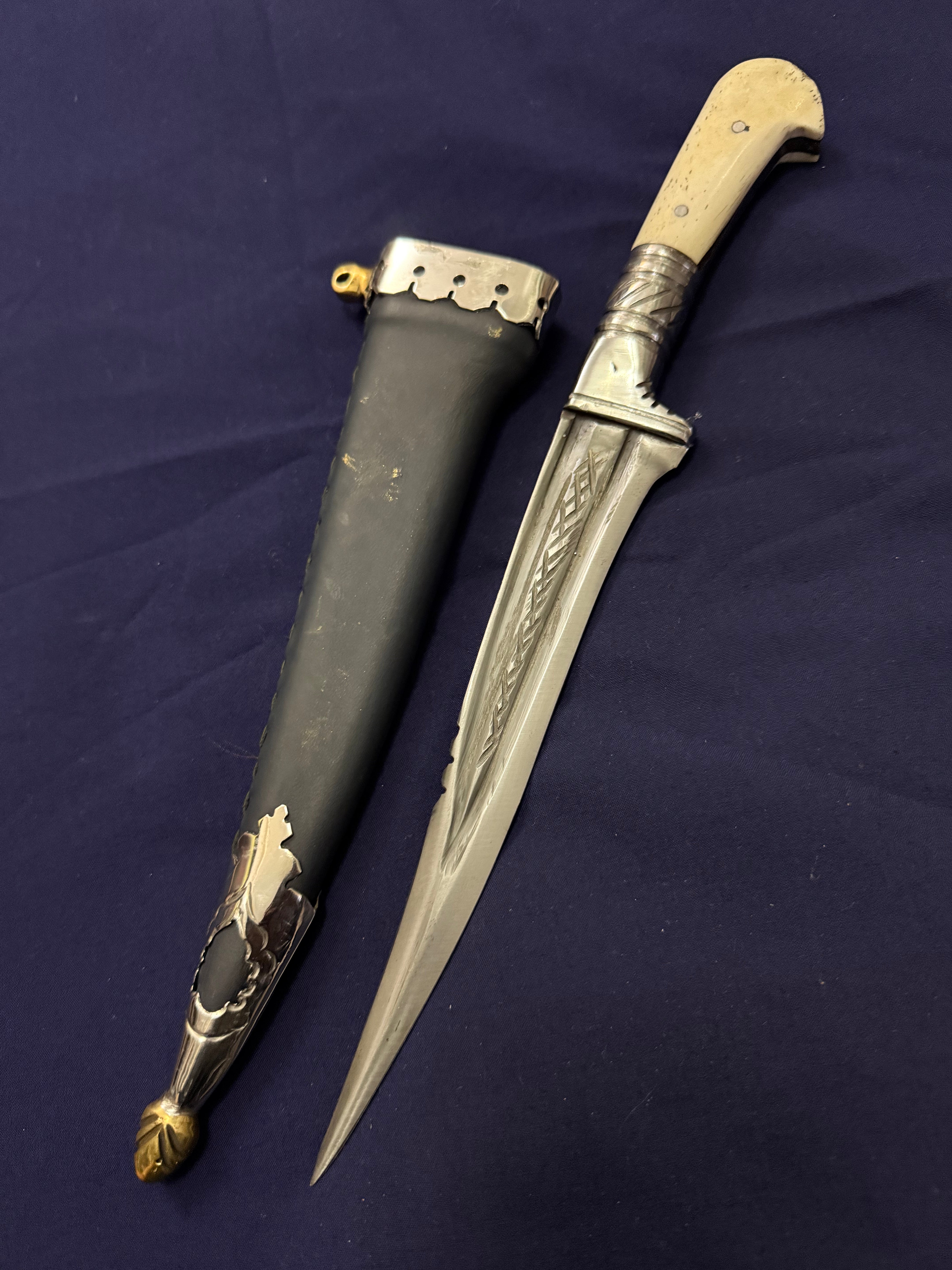 12" Black Straight Pesh Kabz