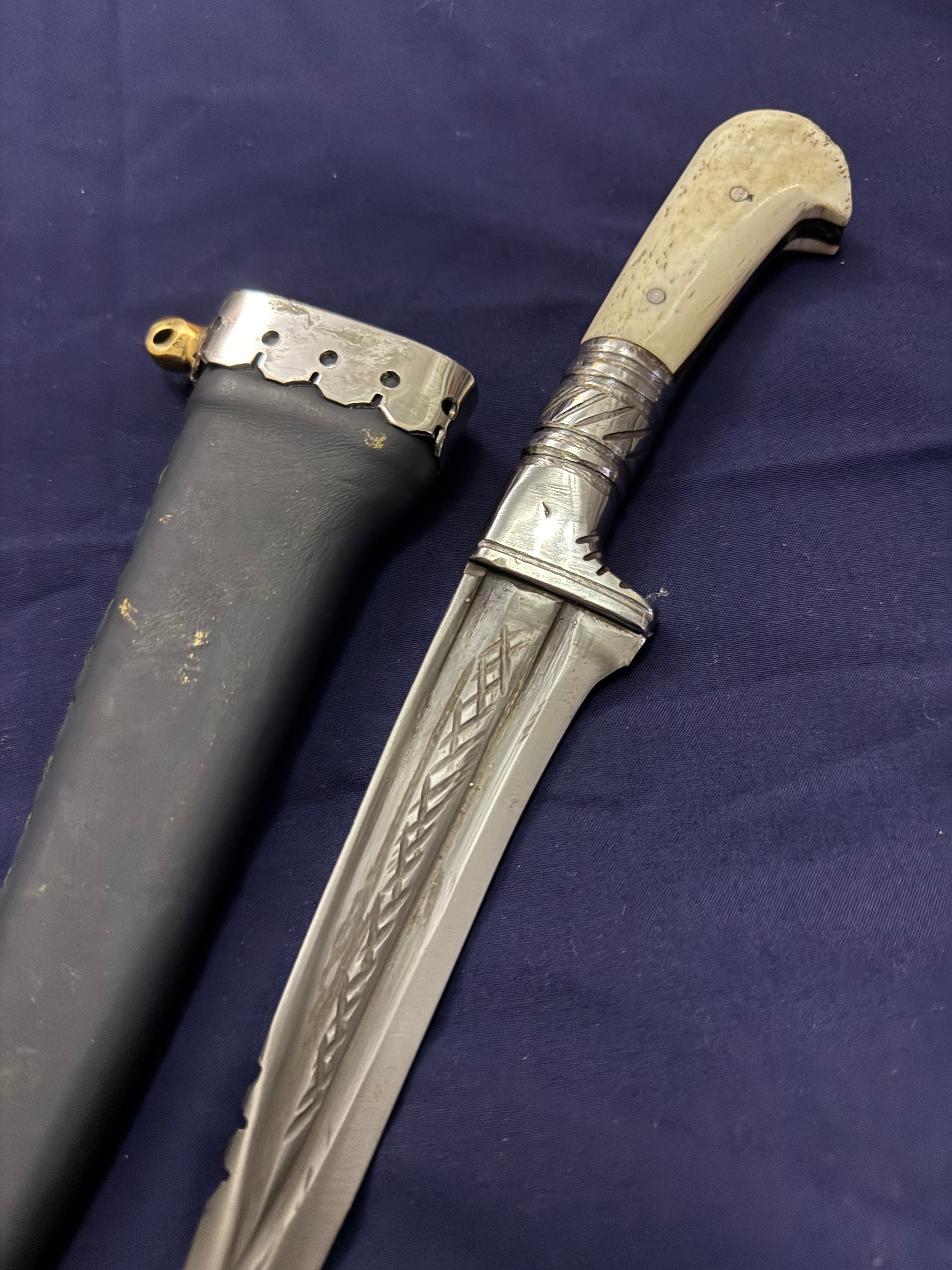 12" Black Straight Pesh Kabz